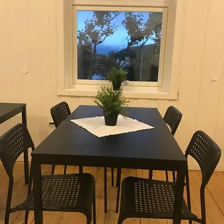 Leirvik Auberge de jeunesse Leirvik (Sogn og Fjordane)